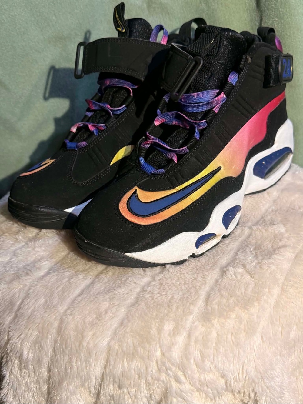 Nike Men’s air Griffey max 1 LA with Blue, Pink, Yellow and Orange Accents sz 12